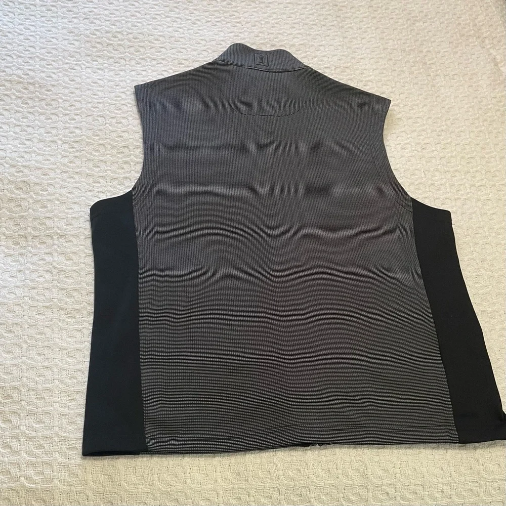 PGA Tour Men's Charcoal and‎ Black Vest~ Size Medium